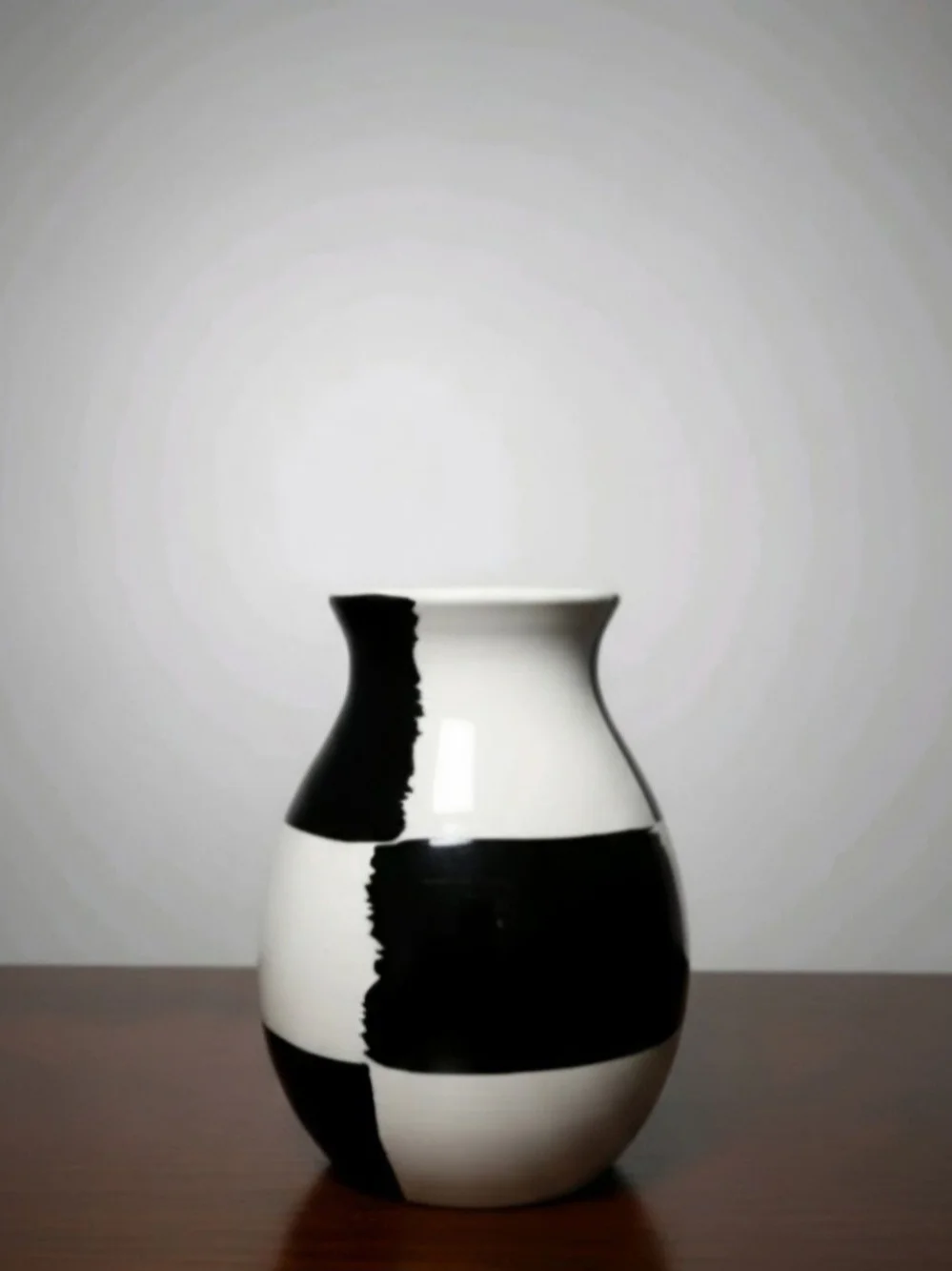 Vintage MCM Bitossi Ceramic black and white checkered vase, Italy 8
